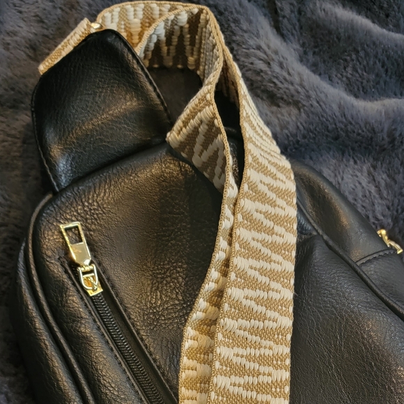 2 Bags - Picture 5 of 10